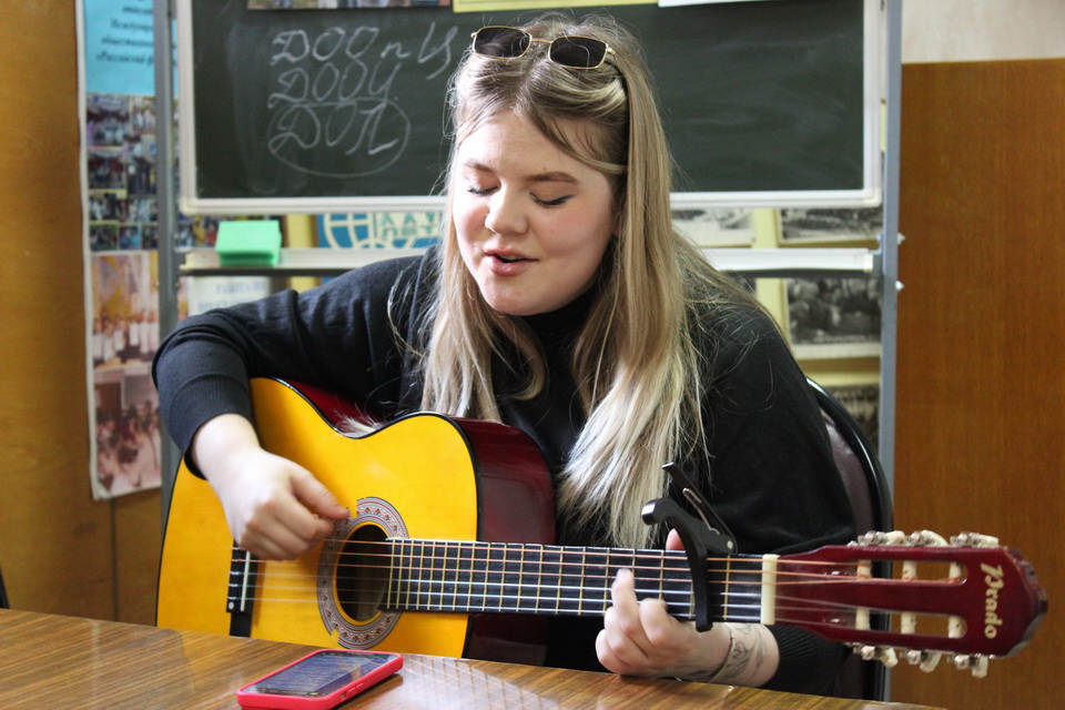 Музыкальное занятие ведет Елизавета Викторовна Мазнева